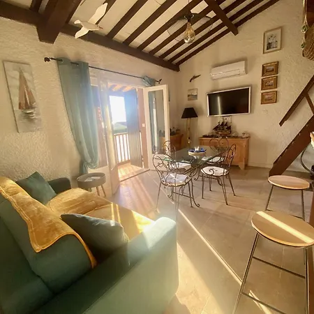 Tres Bel Les Pieds Dans L'eau Appietto