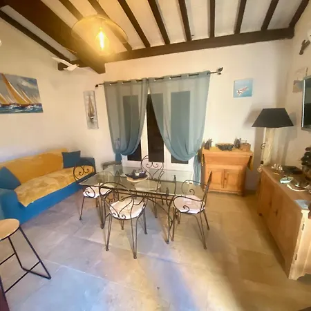 Tres Bel Les Pieds Dans L'eau Appietto