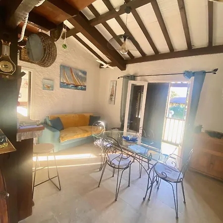 Tres Bel Les Pieds Dans L'eau * Appietto