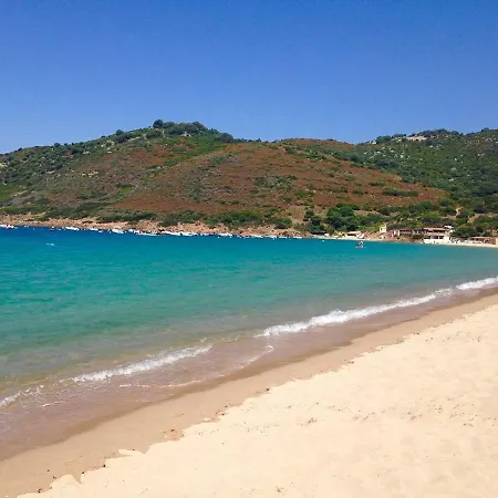 Tres Bel Les Pieds Dans L'eau Appietto